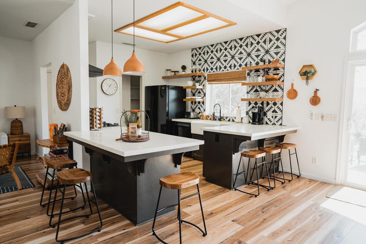 Glamour Mountain Getaway By Casa Oso With Views And Spa Oakhurst Exterior photo